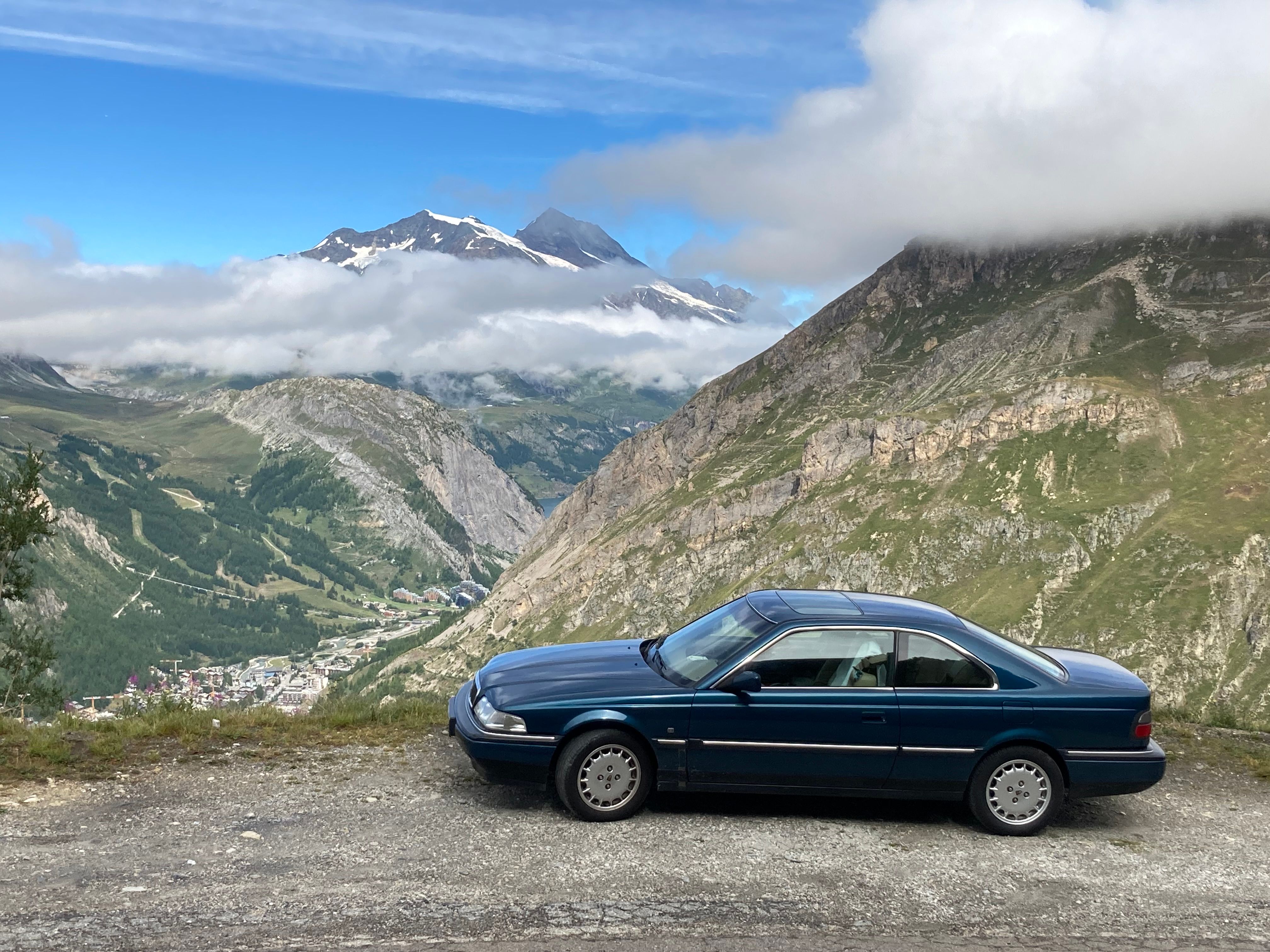 Rover 600 & 800 Owners' Club celebrates the 40th anniversary of the Rover 800 Series.