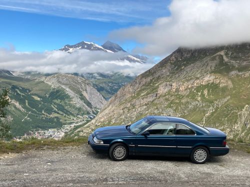 Rover 600 & 800 Owners' Club celebrates the 40th anniversary of the Rover 800 Series.