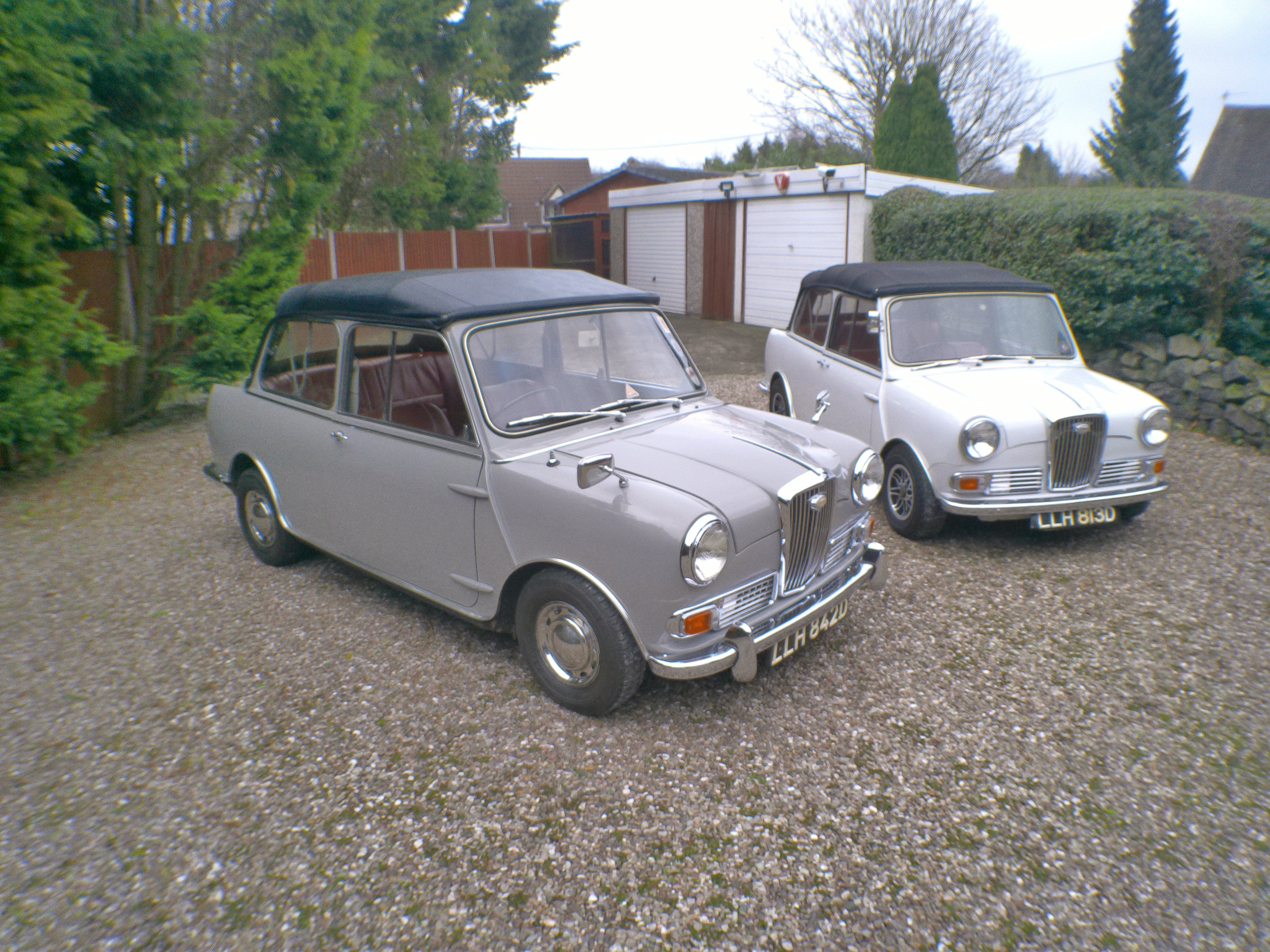 CRAYFORD CLUB STAND 060 TO DISPLAY BOTH GREY AND WHITE HEINZ 57 PRIZE WOLSELEY HORNET CONVERTIBLES.