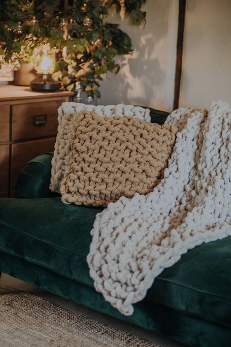 hand knit chunky throw blanket - medium