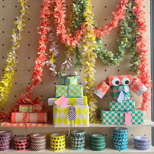 The most colourful gift warpping