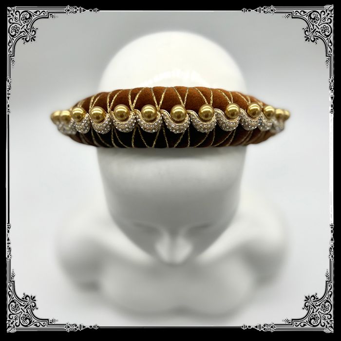 The Tudor Headband