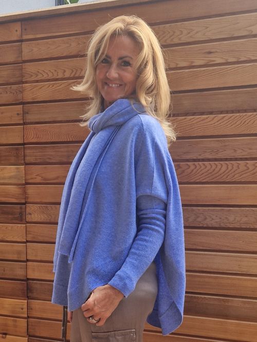 100% Cashmere Bertie Swing Jumper in Cornflower Blue