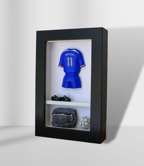 Didier Drogba (Chelsea) – Football Legend KitBox