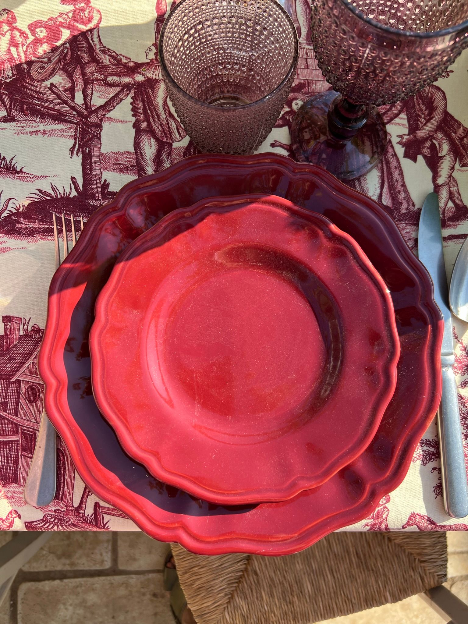 Christmas Dinner : Bordeaux Ceramic Set