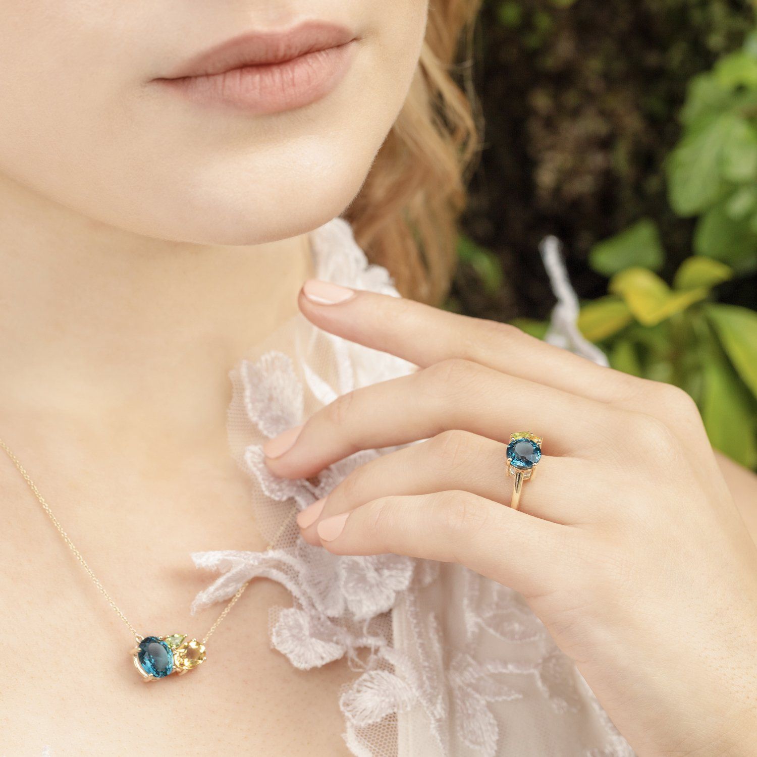 Como Teal Topaz, Peridot and Citrine Gold Cluster Ring