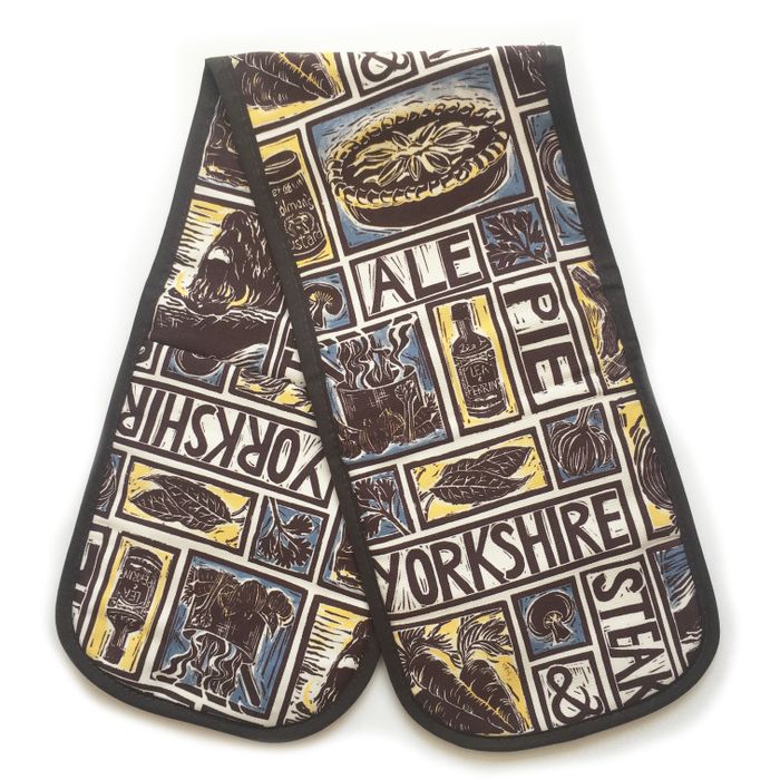 Illustrated recipe oven gloves