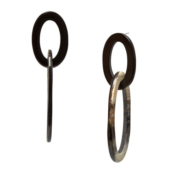Oval link buffalo horn earrings – Natural