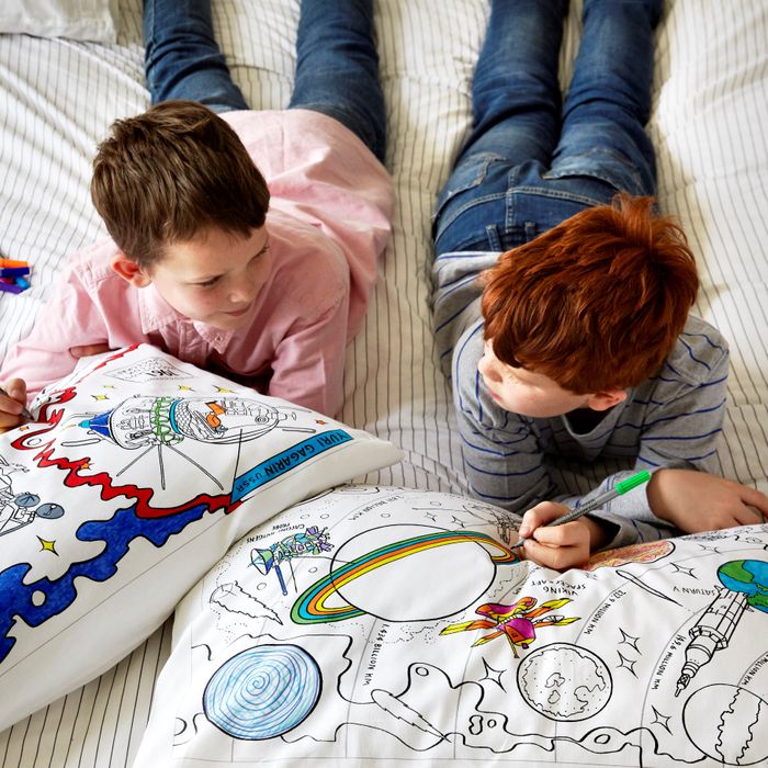 Colour-in Pillowcase - Space Explorer