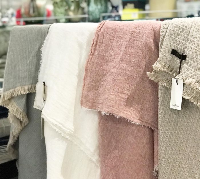 Fine Linen Cushions & Throws