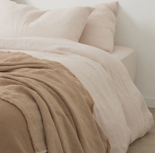 Fine Linen Cushions & Throws