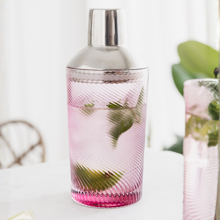 Twist Glass Cocktail Shaker