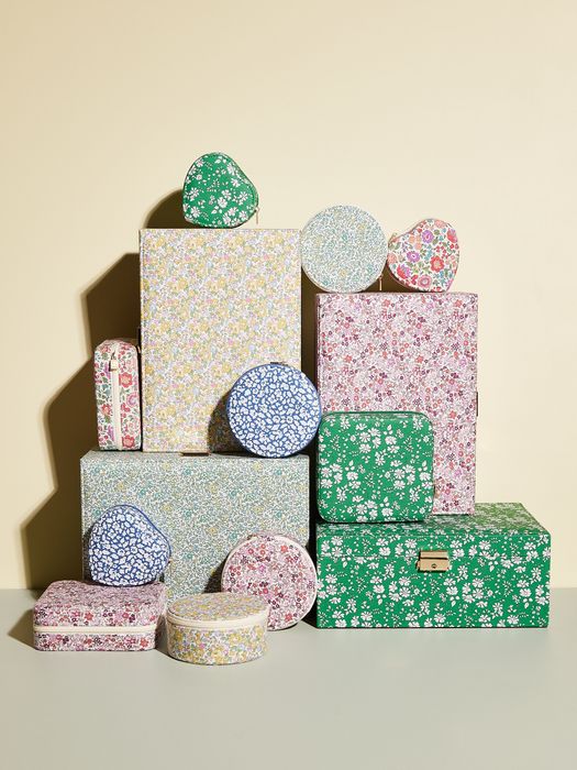 Jewellery and jewellery boxes with hair ties!