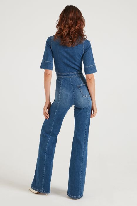 CASSANDRA IN FAWCETT BLUE