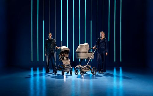Luxurious Sophistication Meets Modern Innovation: Maxi-Cosi Unveils Iconic Stroller with LED Lighting and Height-Adjustable Carrycot