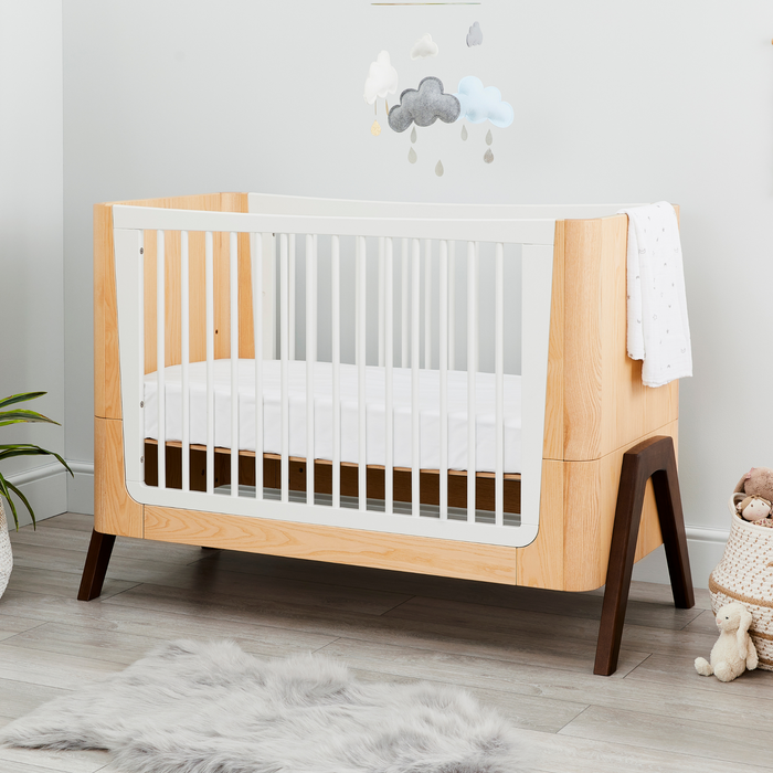 Gaia Baby | Hera Cot Bed - Natural Ash | Walnut