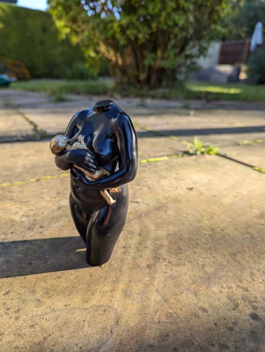 Sculpture in black