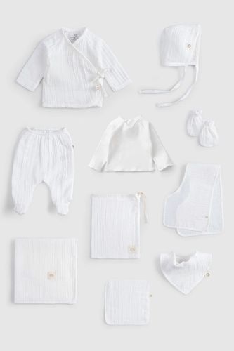 10-Piece Organic Cotton Muslin Newborn Hospital Set – White
