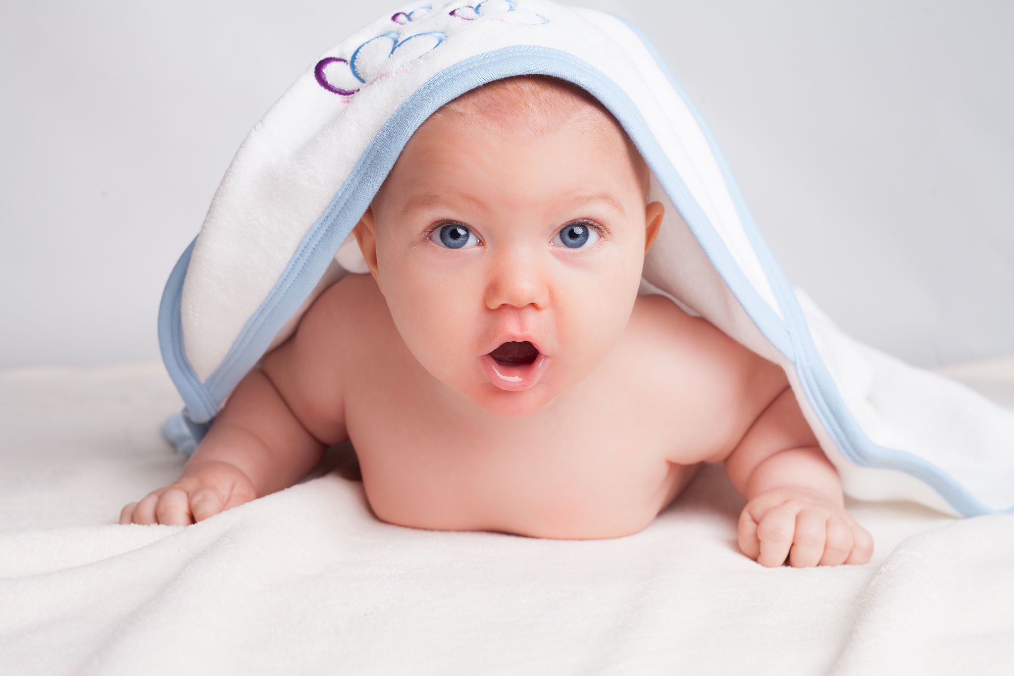 Basking Babies hooded baby towel