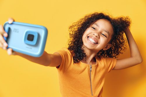 Die weltweit erste KI-Kamera für Kinder zum Fotografieren und Videografieren