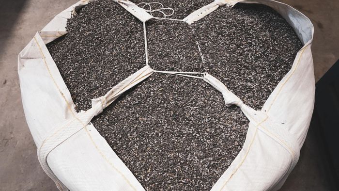 Dry Incinerator Bottom Ash (IBA) handling and valorization