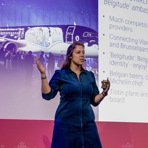 2024 Amsterdam - Keynote - Deborah Krabbé-Wietzes, Author Bestseller ‘CEX Sells’, Director CX, ABN AMRO Bank