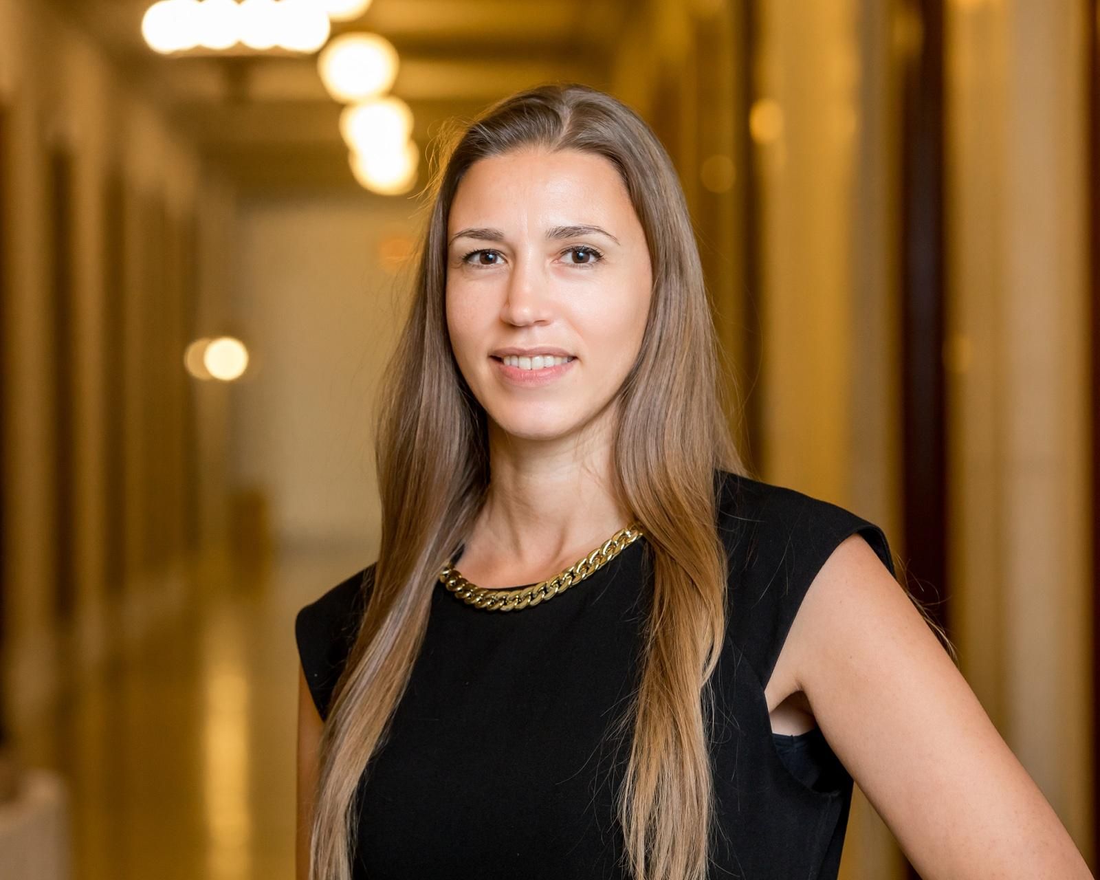 Dr. Laila Mintas