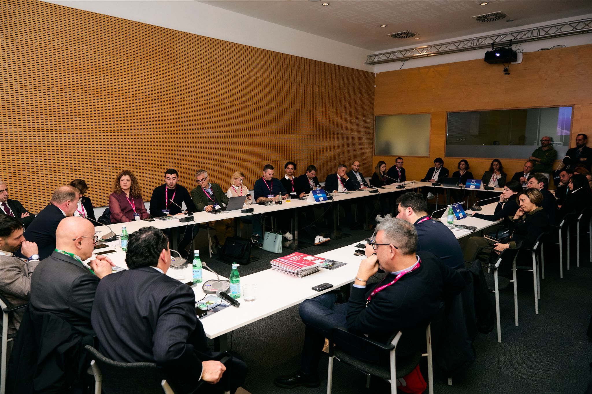 A Mesa Redonda sobre a Itália realizada no ICE Barcelona