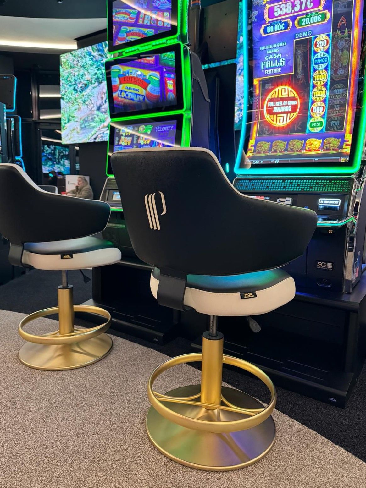 Pegaso Slot Chair