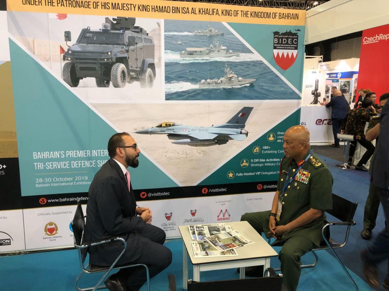 Malaysian Chief of Defence Forces visits BIDEC stand at DSA