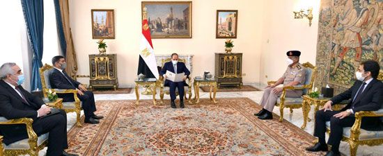 الرئيس السيسى يستقبل وزير الدفاع العراقي ويتسلم رسالة خطية من الكاظمى