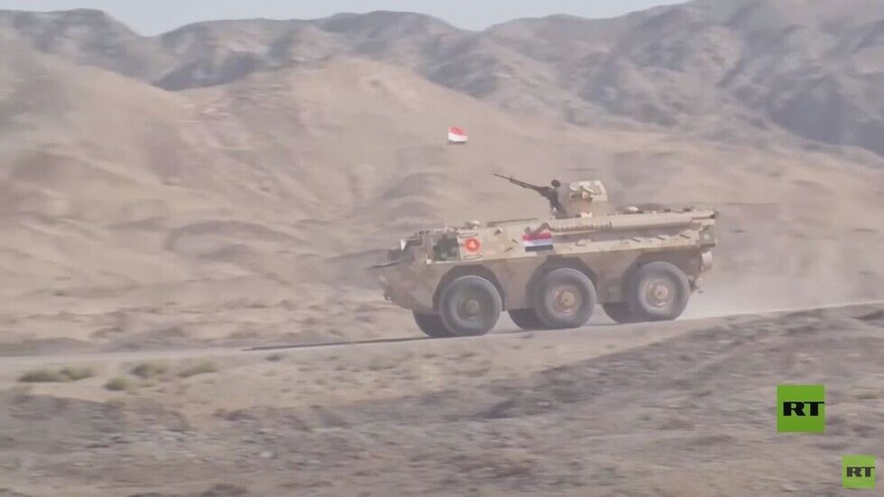 قوات مصرية توجه ضربات صاروخية دقيقة في الصين ضمن الجيش 2021