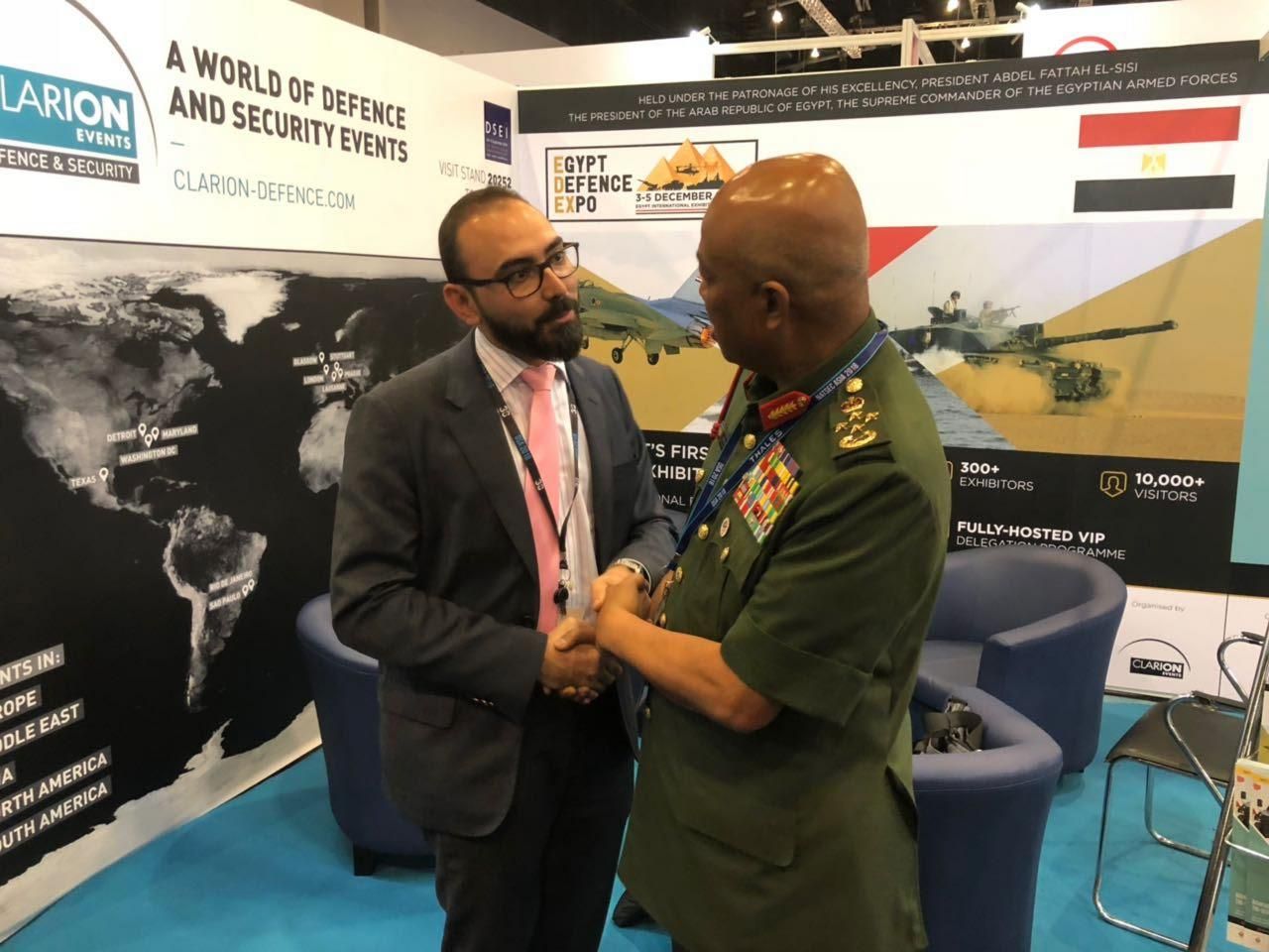 Malaysian Chief of Defence Forces visits EDEX Stand at DSA
