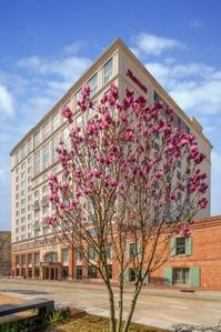 New Orleans Marriott Warehouse Arts District Hotel
