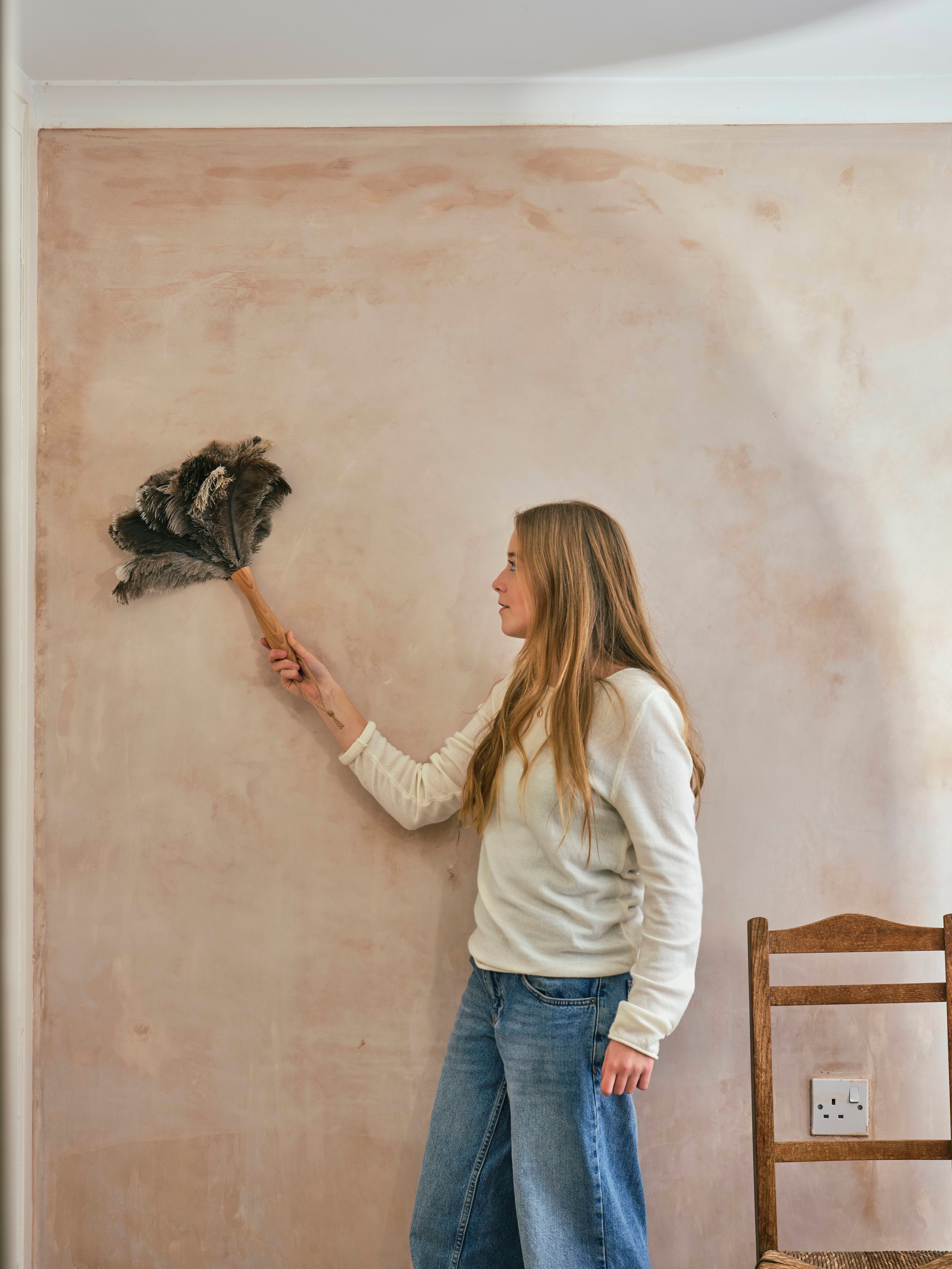 Hillbrush Unveils Exquisite New Ostrich Feather and Lambswool Dusters, Expanding Sustainable Natural Collection