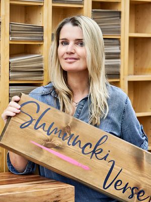 Shmuncki Verse founder
