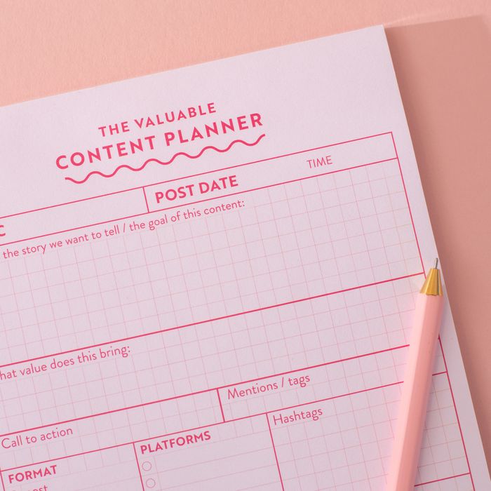 Social Media Content Planning Pad | A5 | Pink Grid