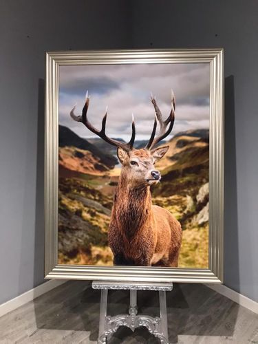 LARGE FAMOUS STAG