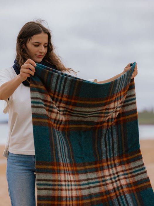 Winterton Merino wool throw