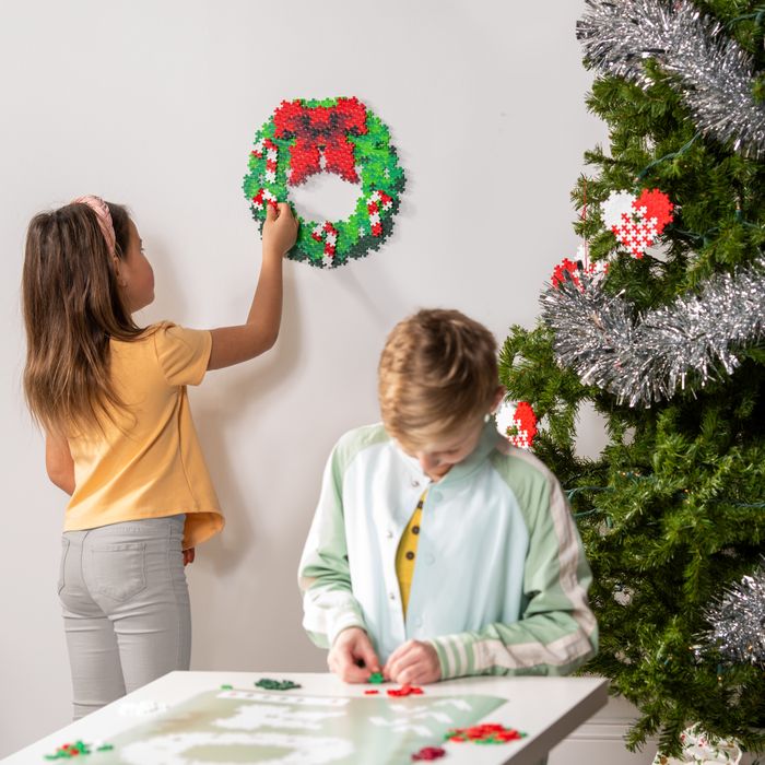 Plus-Plus Puzzle by Number Christmas Wreath