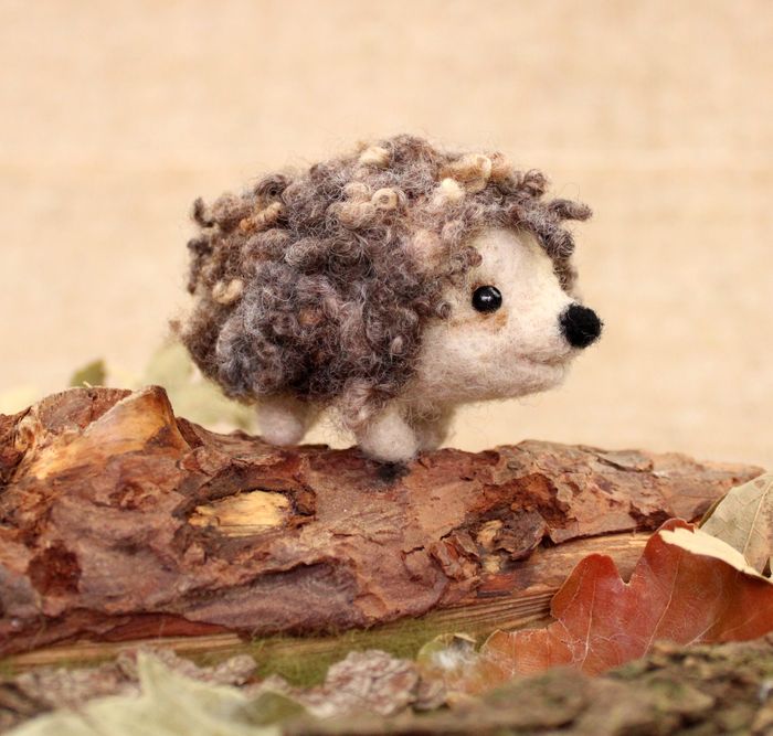 Curly Hedgehog Small Needle Felt Kit