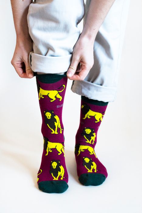 Lion Socks | Bamboo Socks | Dark Red Socks | Royal Socks