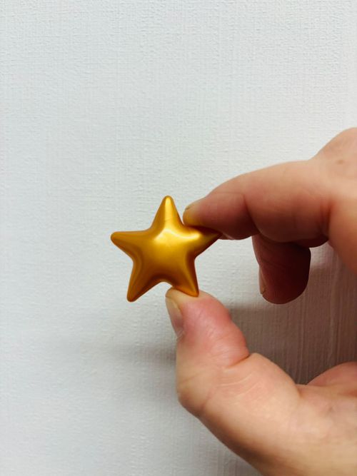 200 X BATH PEARLS - Gold Star shaped, Lavender Scented