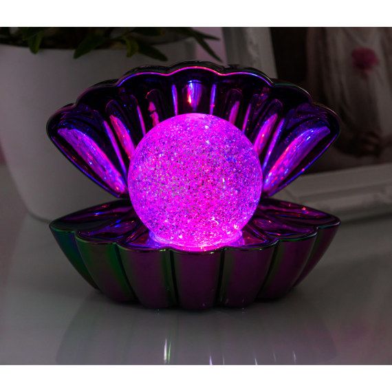 Black Pearl - Colour Changing LED Clam with Glitter Pearl