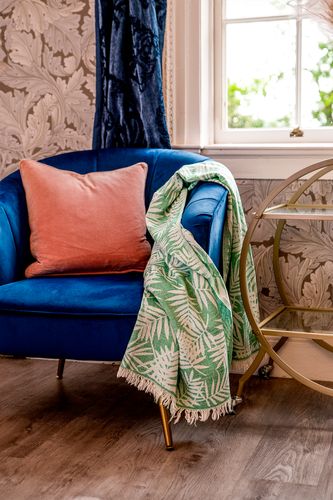 Tropic Jacquard-Loomed Eco-Friendly Versatile Layering