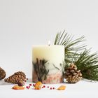 Oak Hills Pine & Pink Pepper Medium Botanical Candle