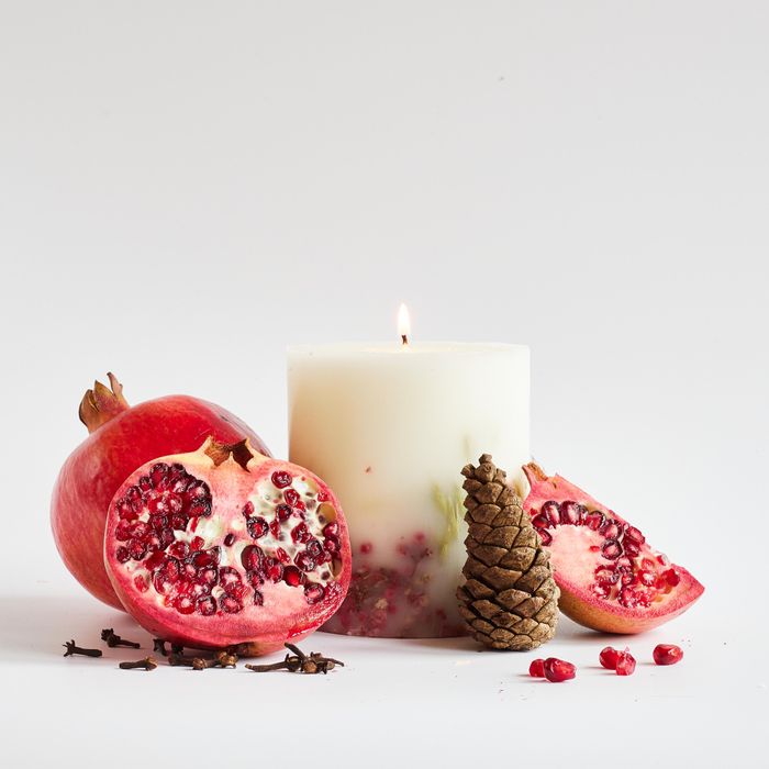 Oak Hills Pomegranate Medium Botanical Candle