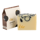 Cedarwood, clary sage, rose geranium and vetiver