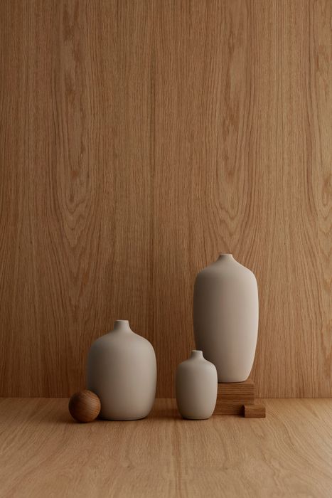 CEOLA Vases