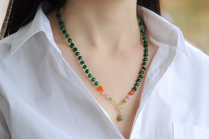 Green natural agate star toggle necklace